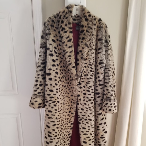 LE NOUVEAU Jackets & Blazers - FAB Full Length Faux Snow Leopard Fur Coat size 10